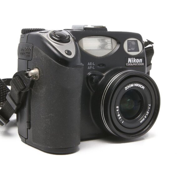 Vintage Nikon Coolpix 5000 5MP Digital Camera Swivel LCD Y2K Video Photography - Picture 13 of 14